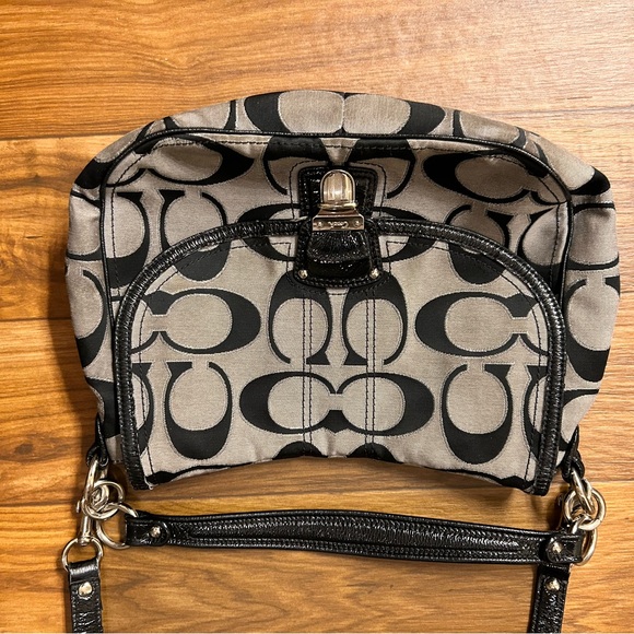 Coach Handbag, Excellent Condition - Picture 3 of 5